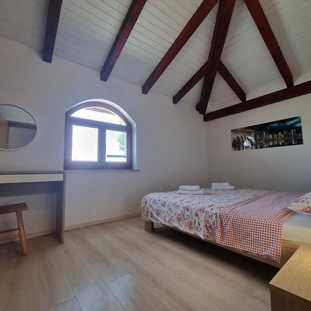 Cherry House Visnjan Bagian luar foto