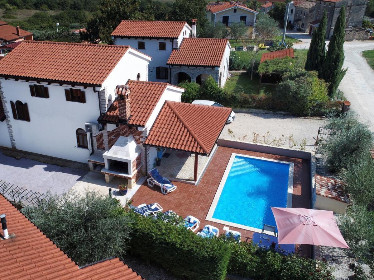Cherry House Visnjan Bagian luar foto